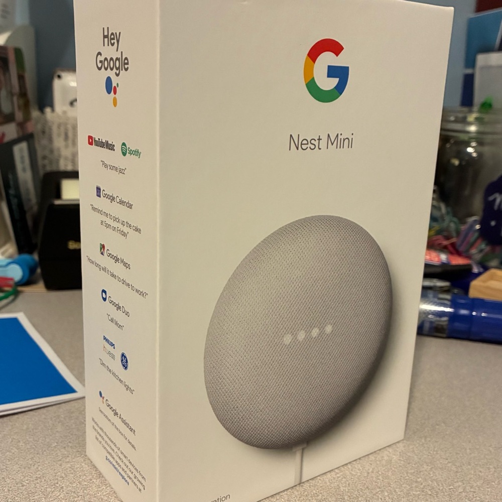 Google Nest Mini in Light Gray